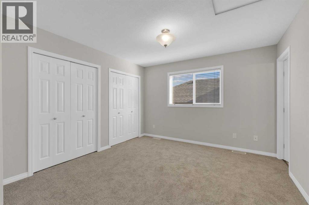 Photo 12 of 7 Firdale Close, Sylvan Lake AB