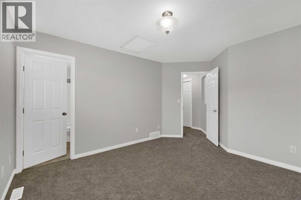 Photo 13 of 7 Firdale Close, Sylvan Lake AB