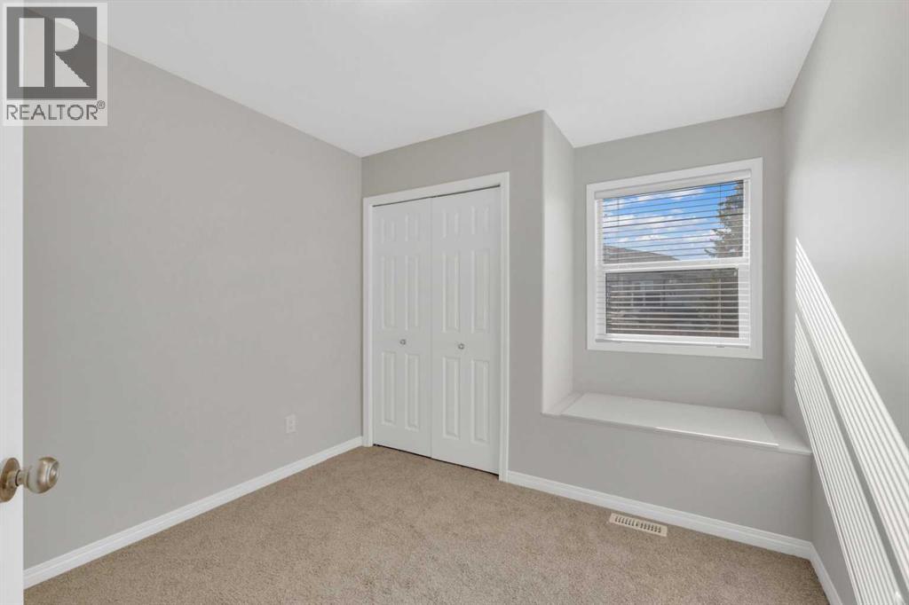 Photo 15 of 7 Firdale Close, Sylvan Lake AB