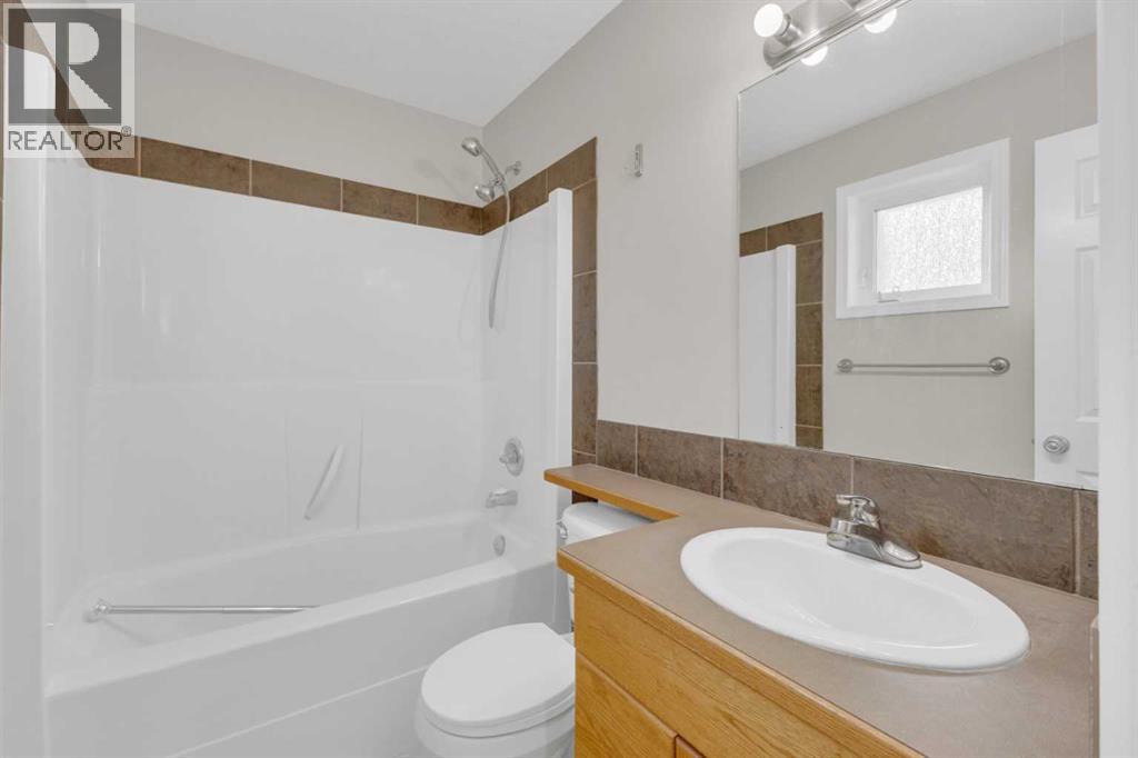 Photo 19 of 7 Firdale Close, Sylvan Lake AB