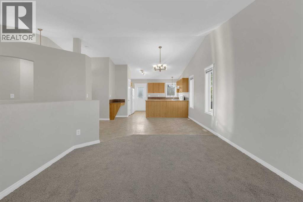 Photo 5 of 7 Firdale Close, Sylvan Lake AB