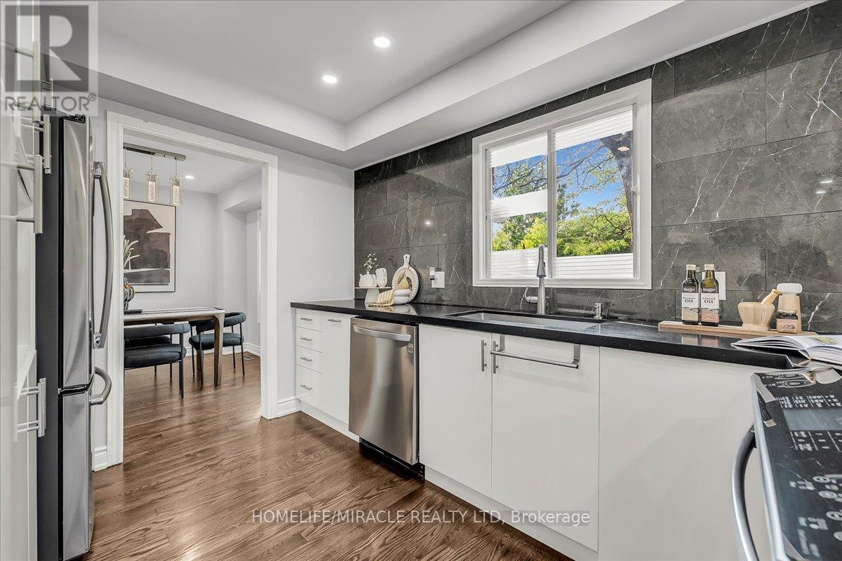 Photo 15 of 301 Odonoghue Avenue, Oakville ON