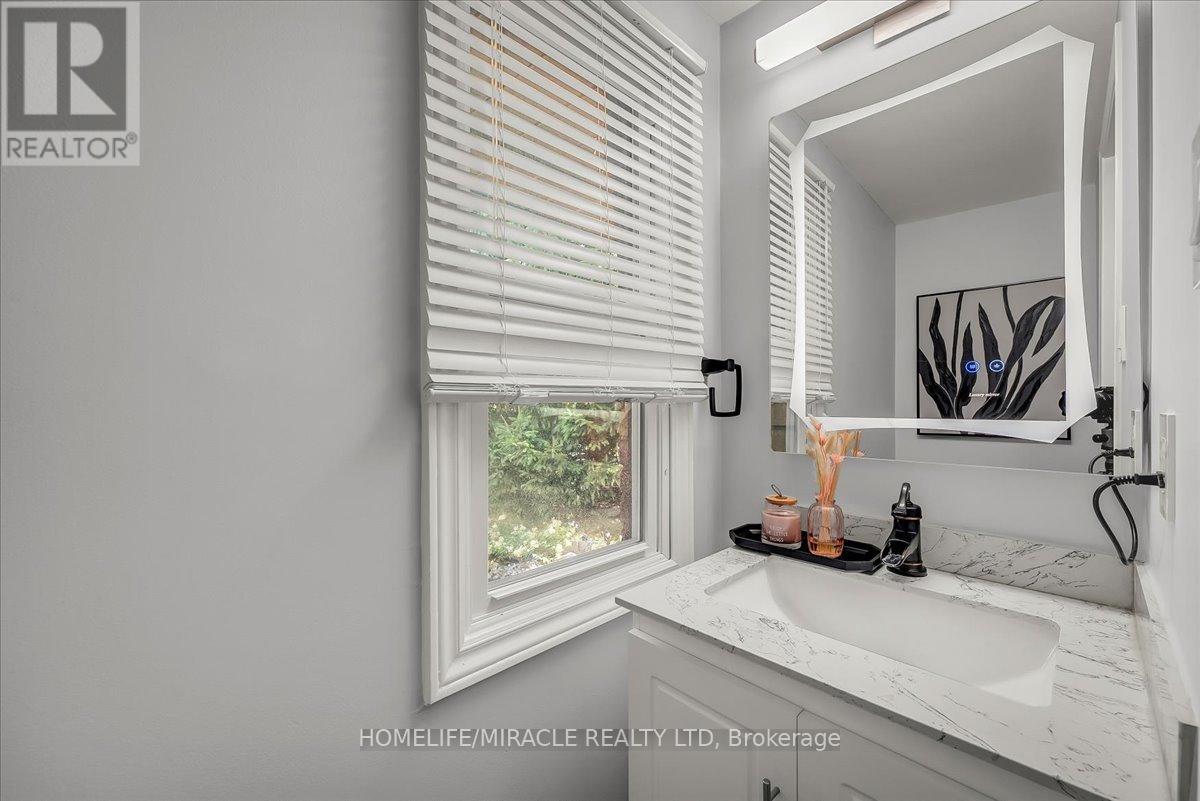 Photo 21 of 301 Odonoghue Avenue, Oakville ON