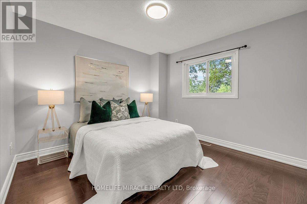 Photo 28 of 301 Odonoghue Avenue, Oakville ON