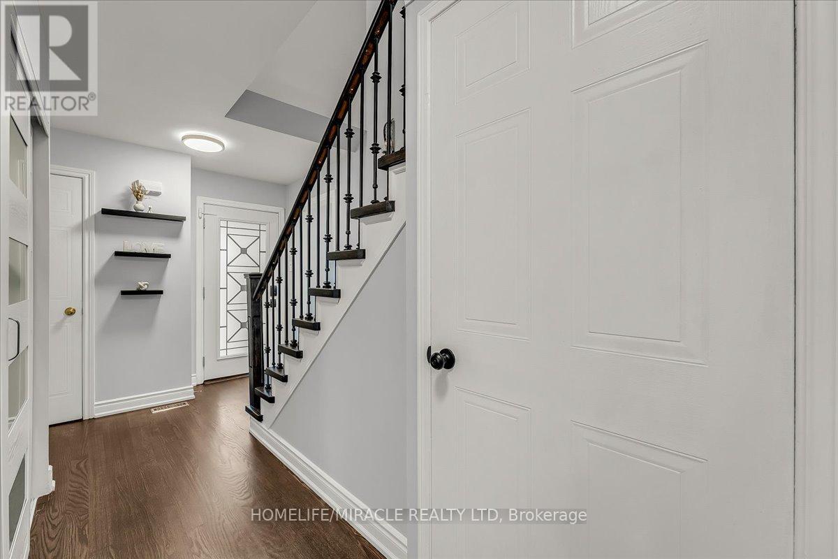 Photo 7 of 301 Odonoghue Avenue, Oakville ON
