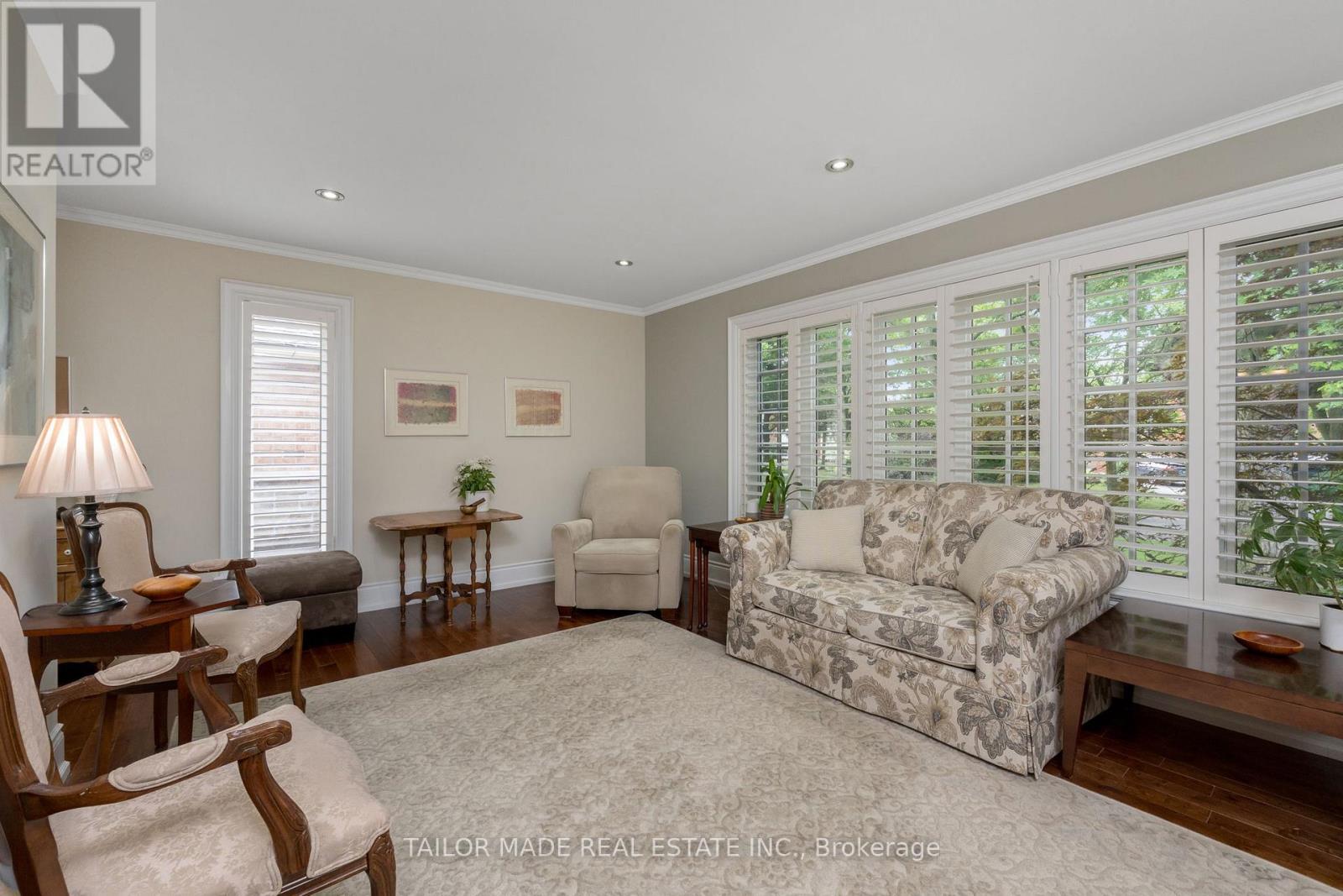 Photo 15 of 20 Lennox Court, Brampton ON