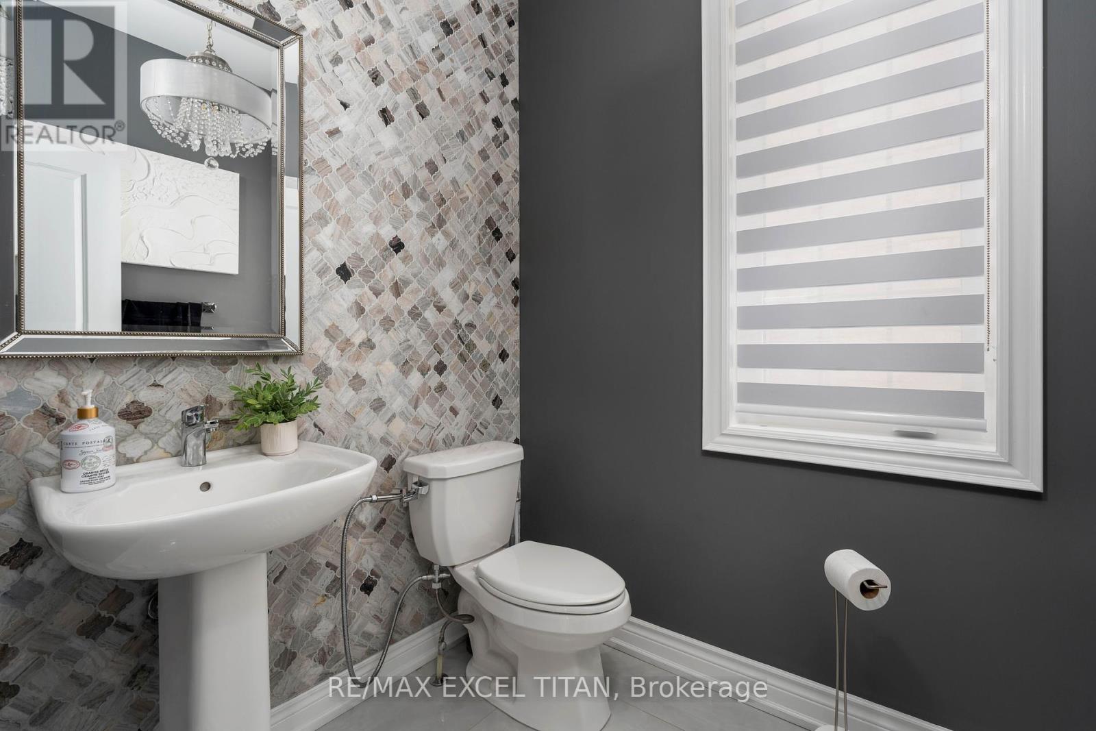 Photo 12 of 32 Longevity Road, Brampton ON