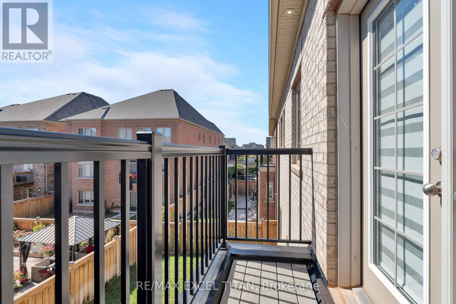 Photo 38 of 32 Longevity Road, Brampton ON