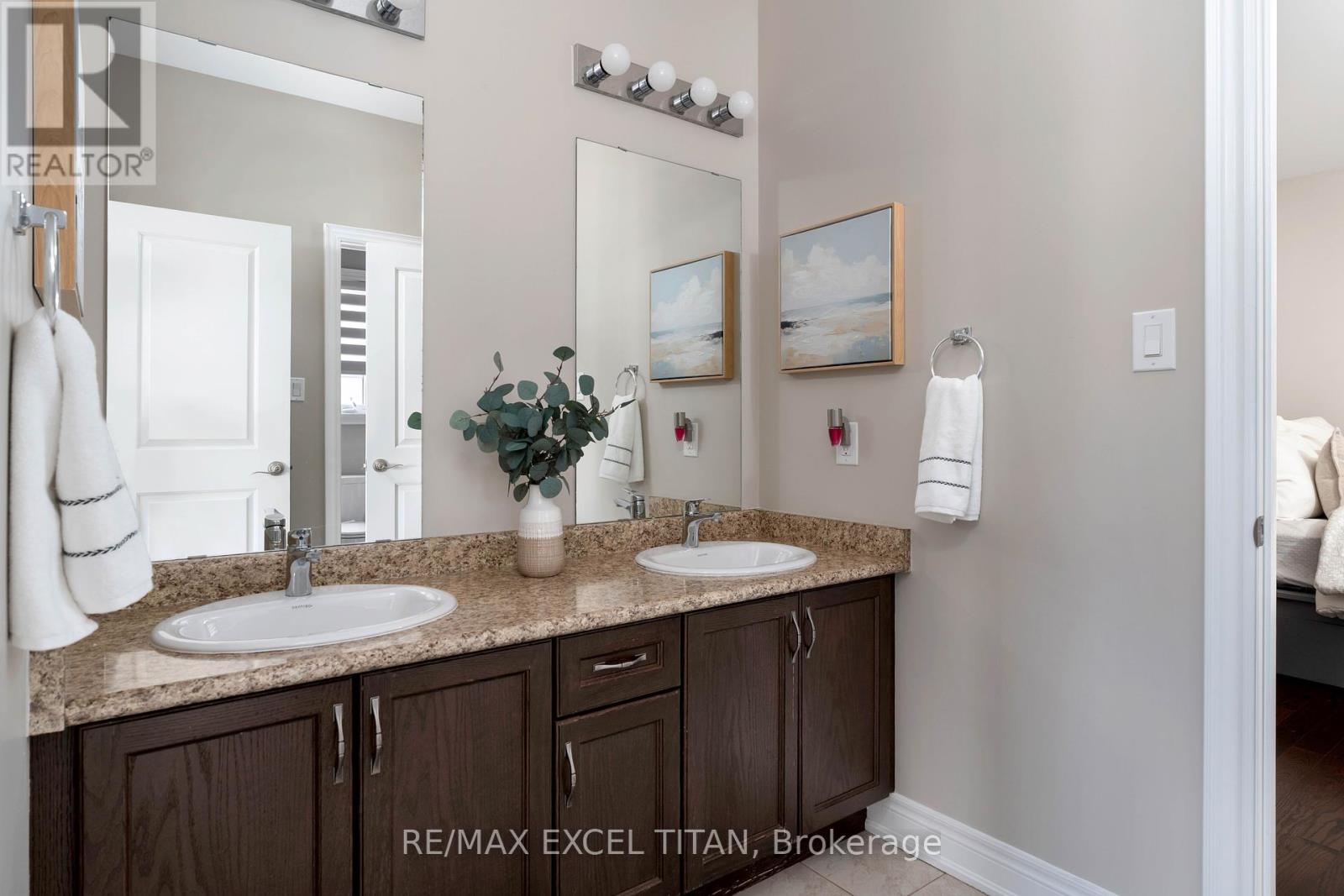 Photo 42 of 32 Longevity Road, Brampton ON