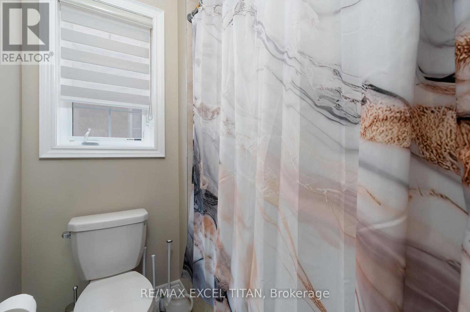 Photo 44 of 32 Longevity Road, Brampton ON