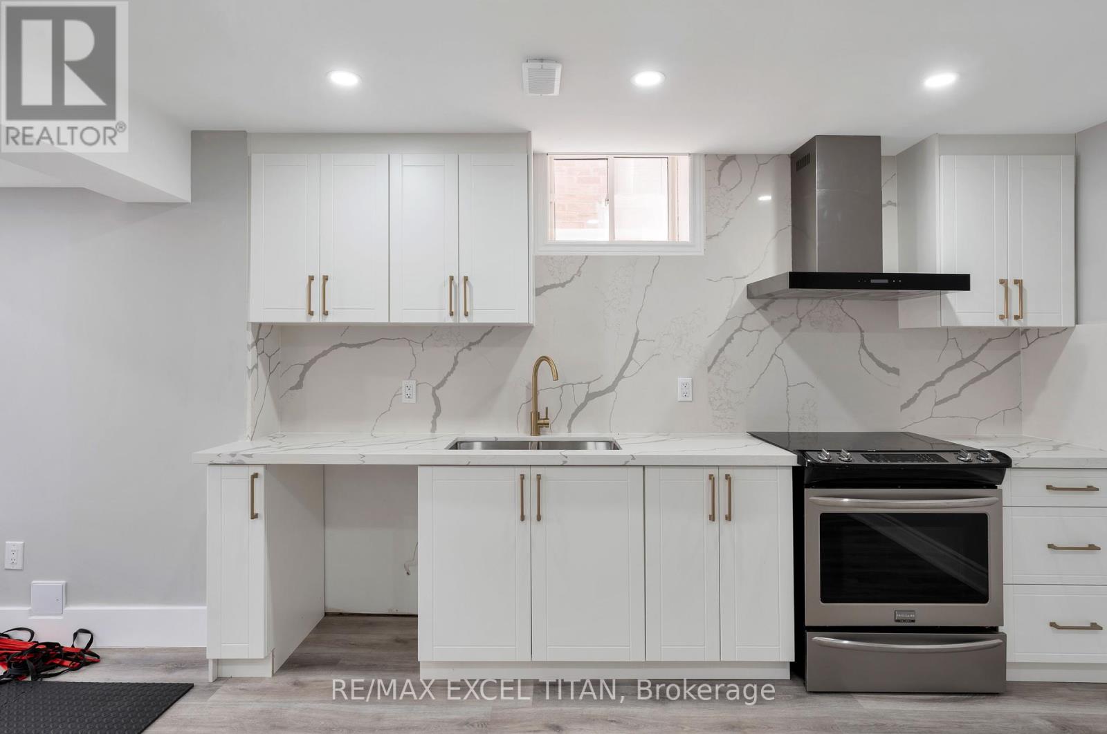 Photo 47 of 32 Longevity Road, Brampton ON