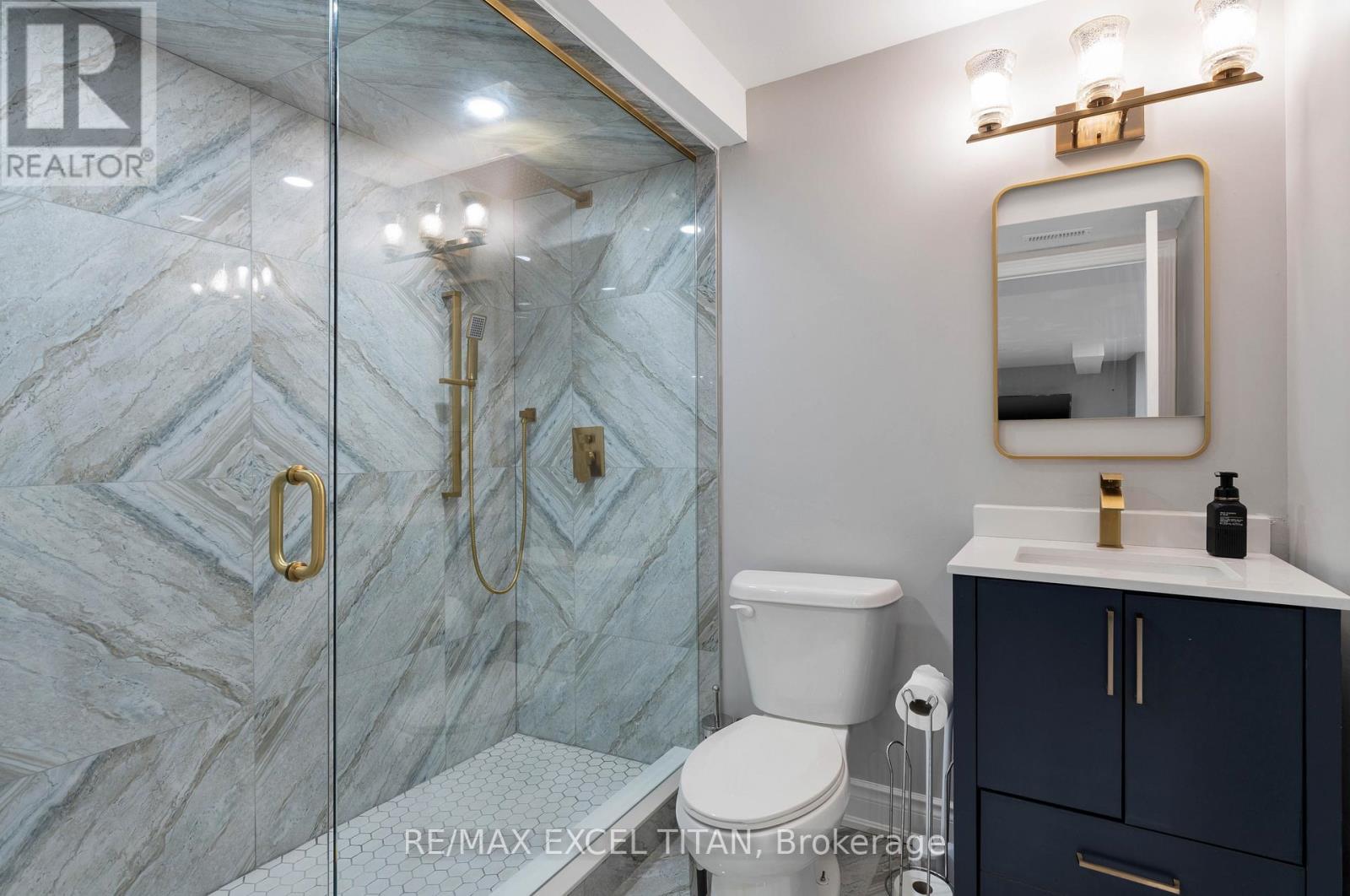 Photo 48 of 32 Longevity Road, Brampton ON