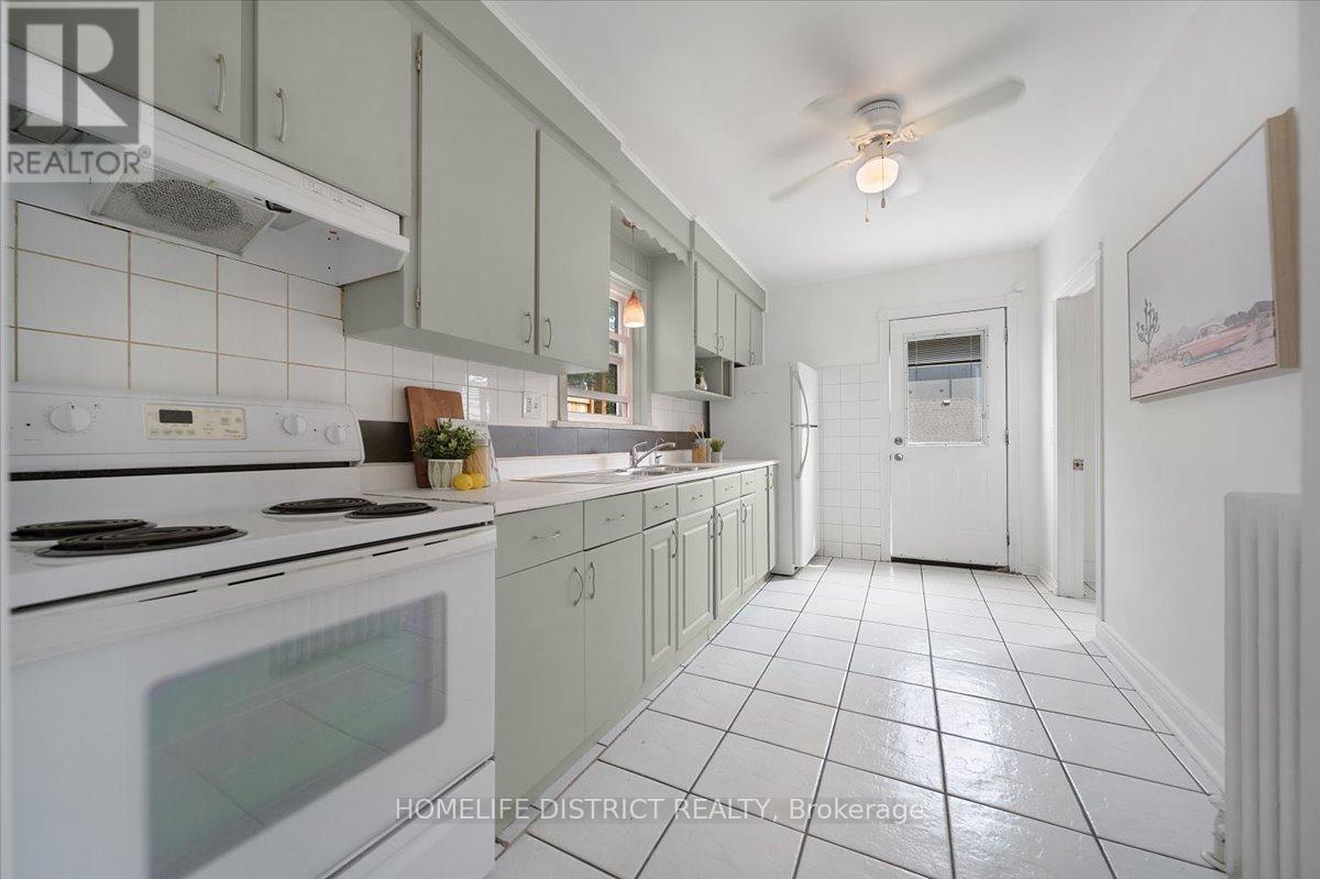 Photo 13 of 2055 Eglinton Avenue W, Toronto ON