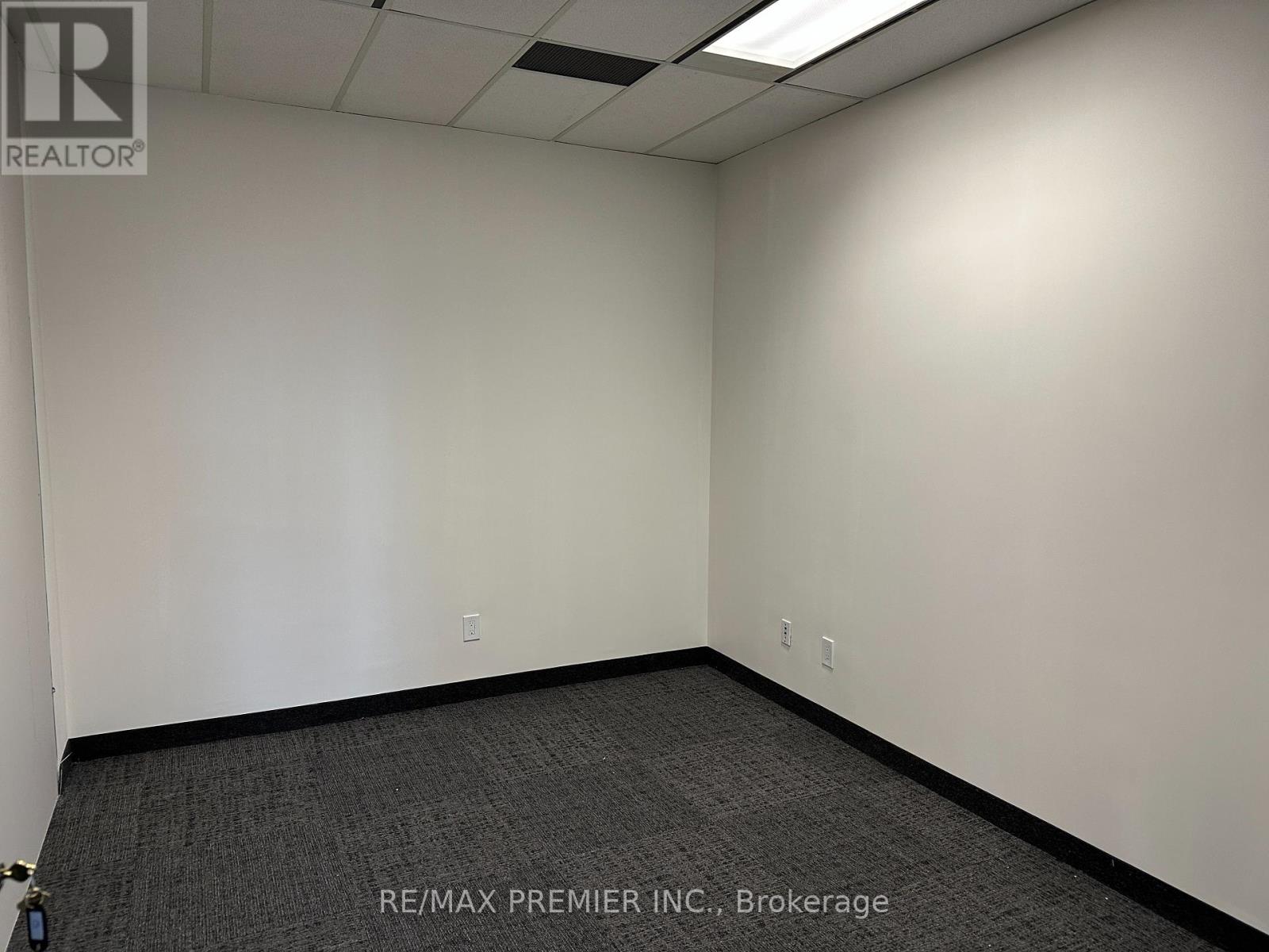 Photo 10 of 200 B 01 350 Burnhamthorpe Road W, Mississauga ON