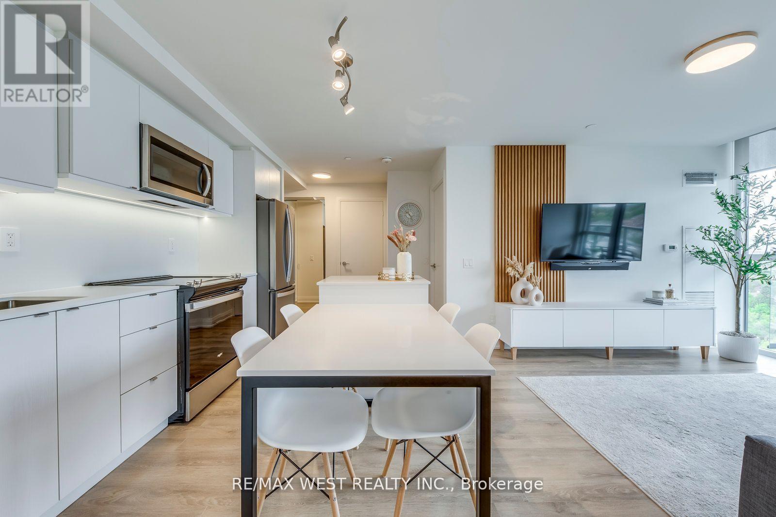 Photo 11 of 1104 1461 Lawrence Avenue W, Toronto ON