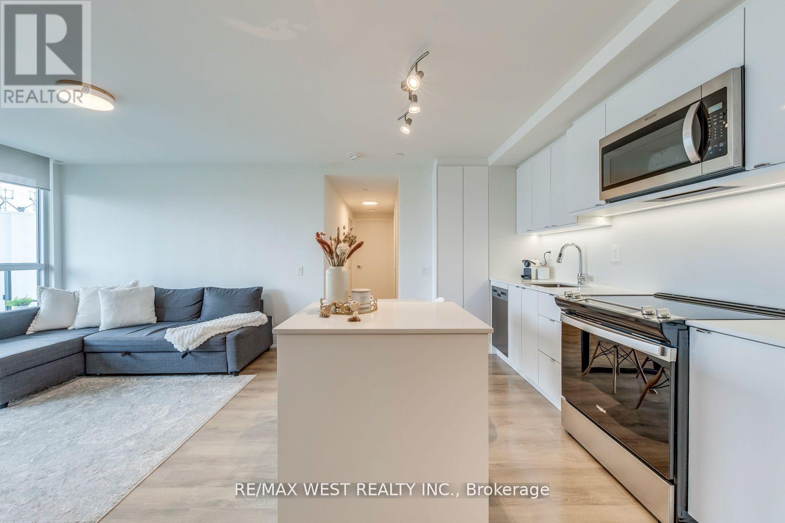 Photo 7 of 1104 1461 Lawrence Avenue W, Toronto ON