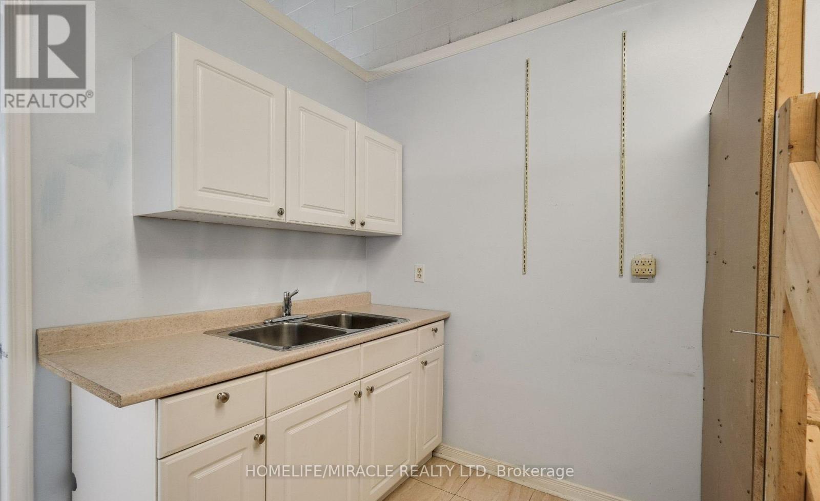 Photo 23 of 59 8500 Torbram Road, Brampton ON