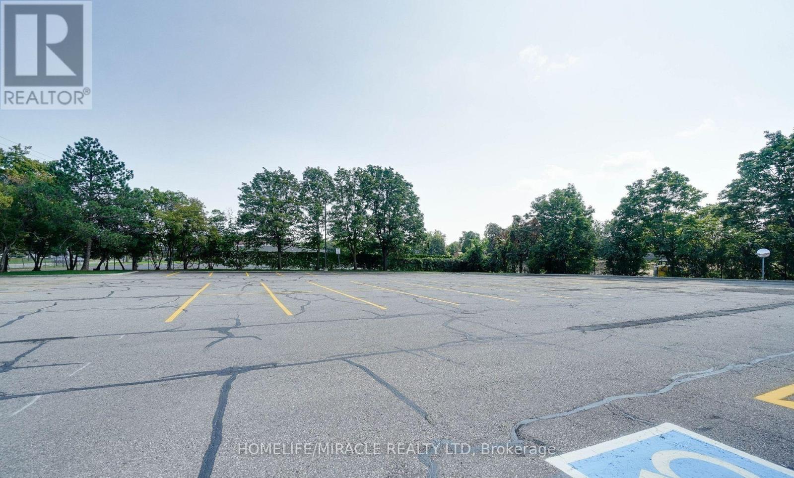 Photo 5 of 59 8500 Torbram Road, Brampton ON
