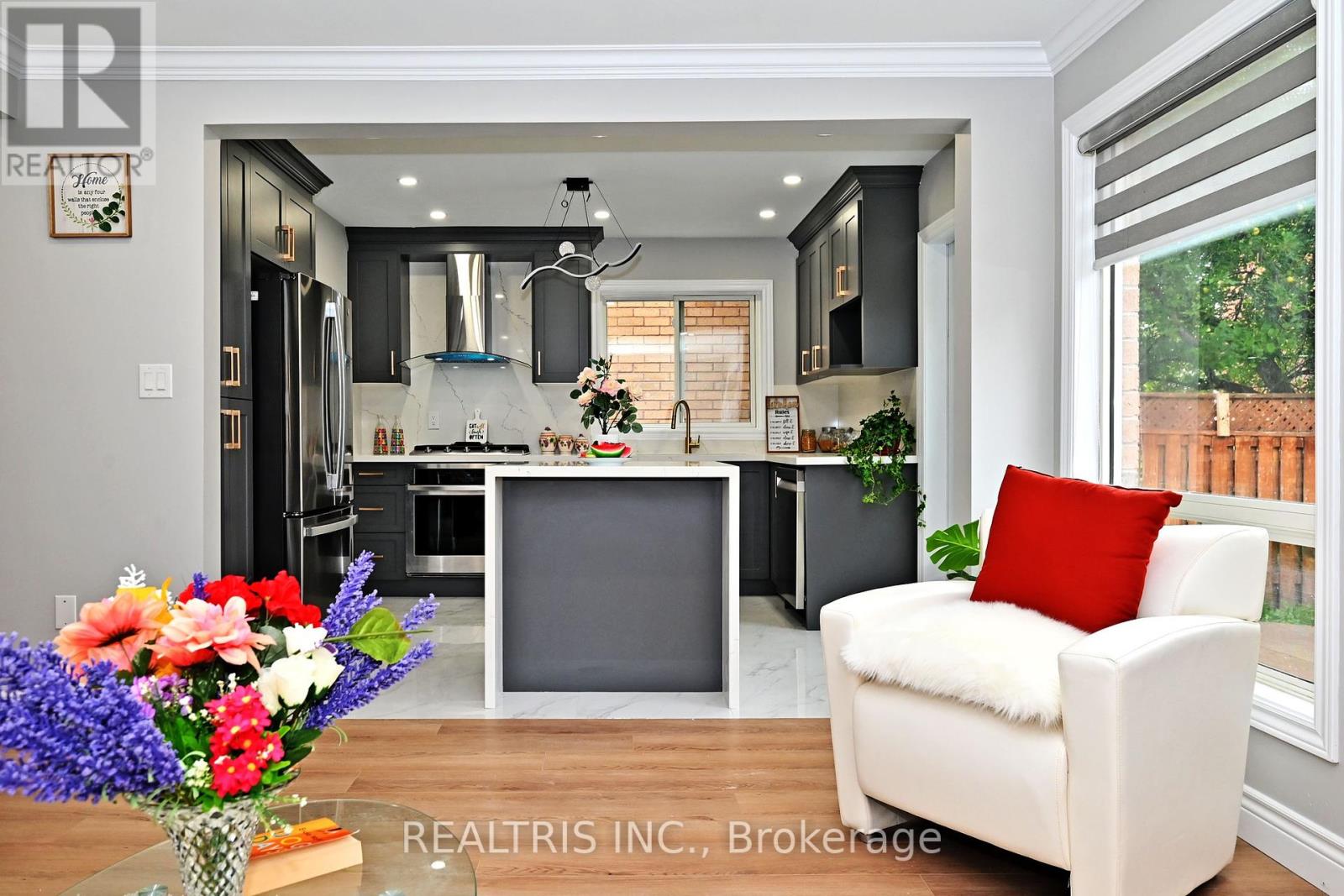 Photo 12 of 649 Marley Crescent, Milton ON