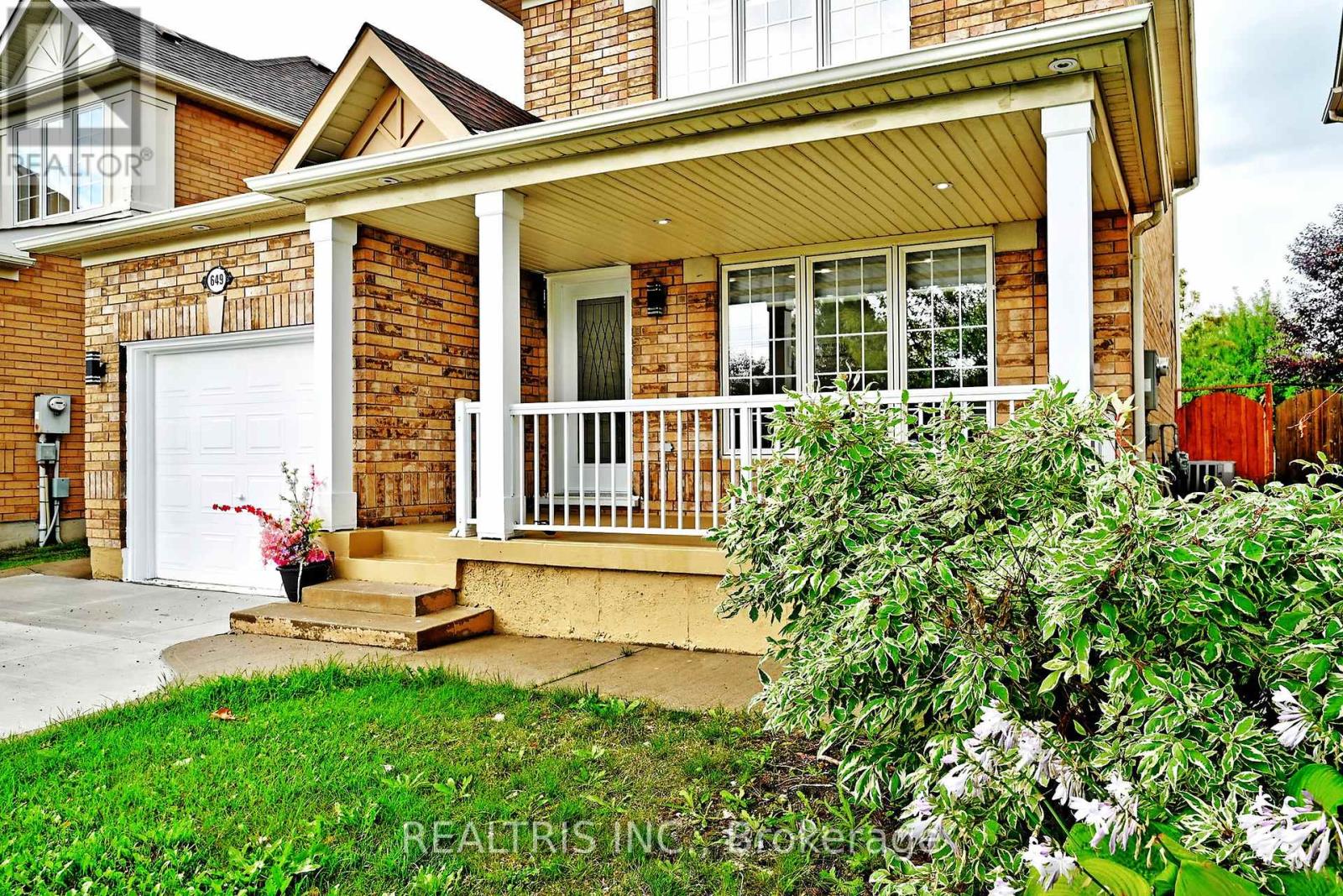 Photo 3 of 649 Marley Crescent, Milton ON