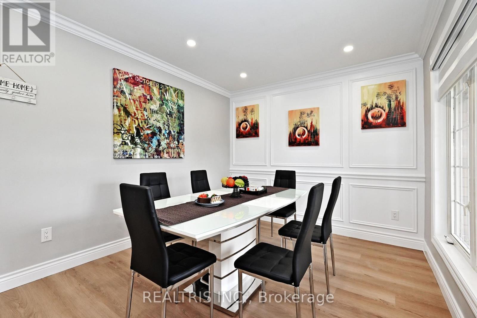 Photo 5 of 649 Marley Crescent, Milton ON
