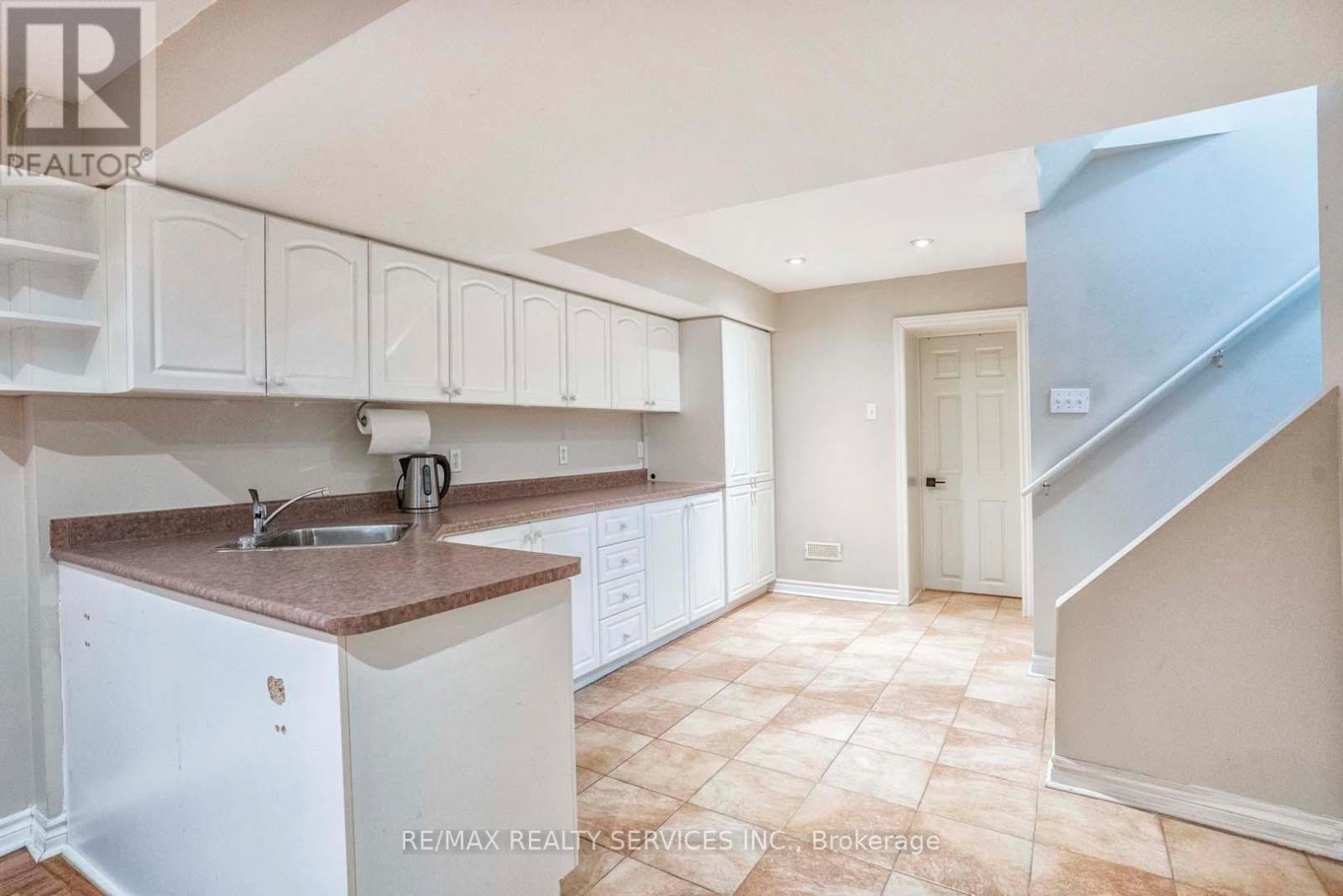 Photo 26 of 3 Sailwind Road, Brampton ON