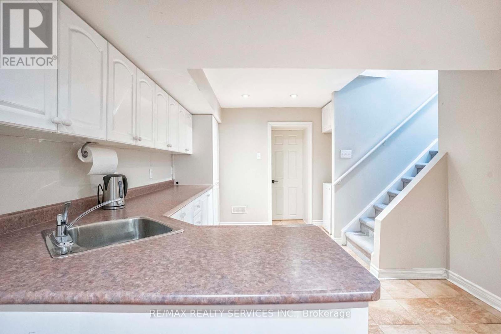 Photo 27 of 3 Sailwind Road, Brampton ON
