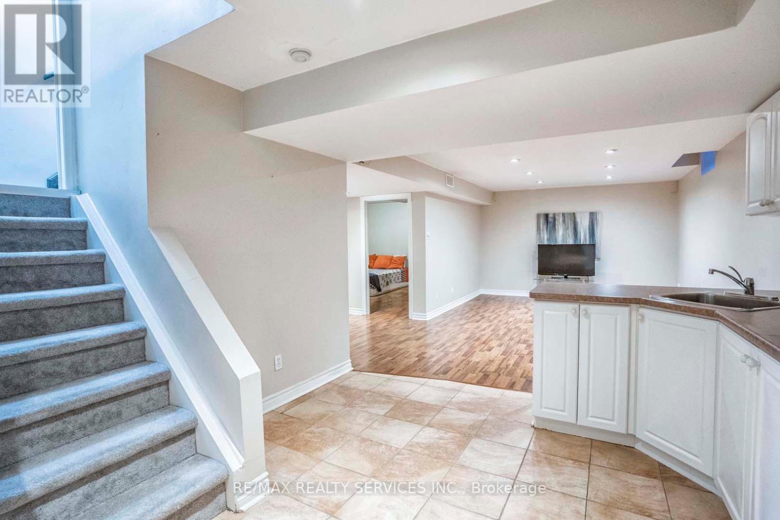 Photo 28 of 3 Sailwind Road, Brampton ON
