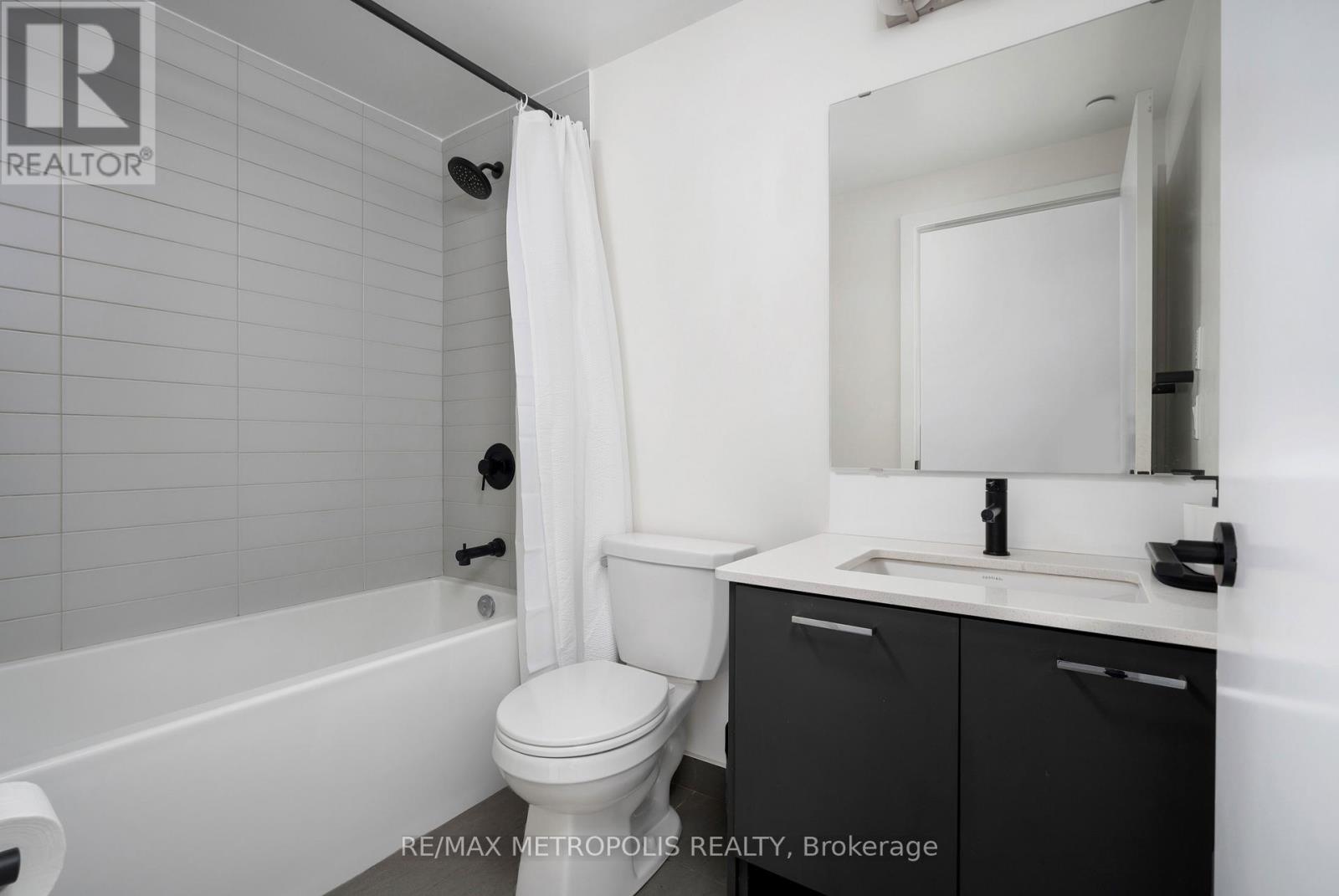 Photo 19 of 307 2300 St Clair Avenue W, Toronto ON