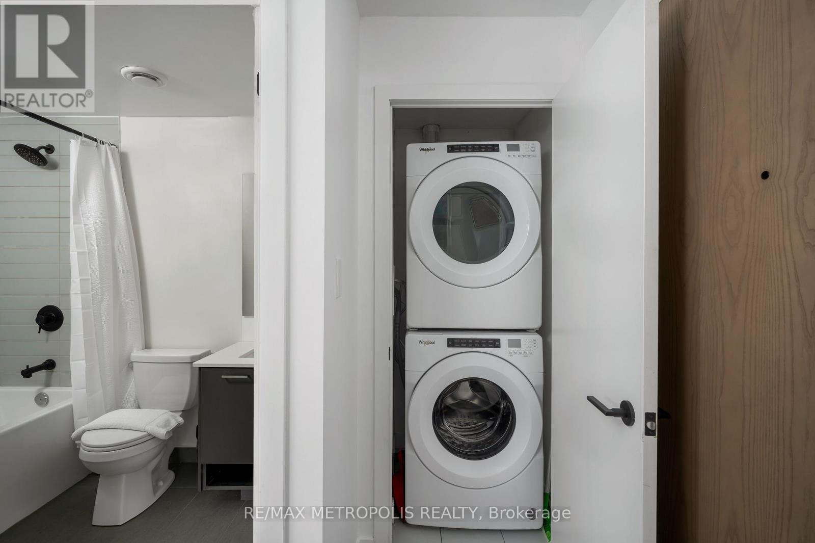 Photo 21 of 307 2300 St Clair Avenue W, Toronto ON