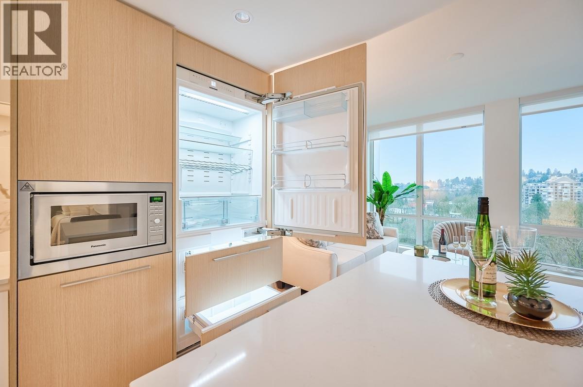 Photo 4 of 1308 1500 Fern Street, North Vancouver BC
