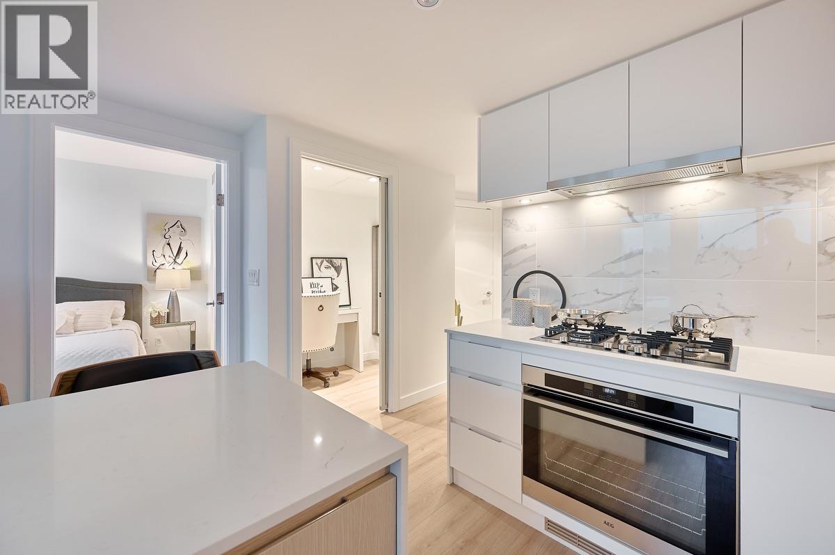 Photo 5 of 1308 1500 Fern Street, North Vancouver BC
