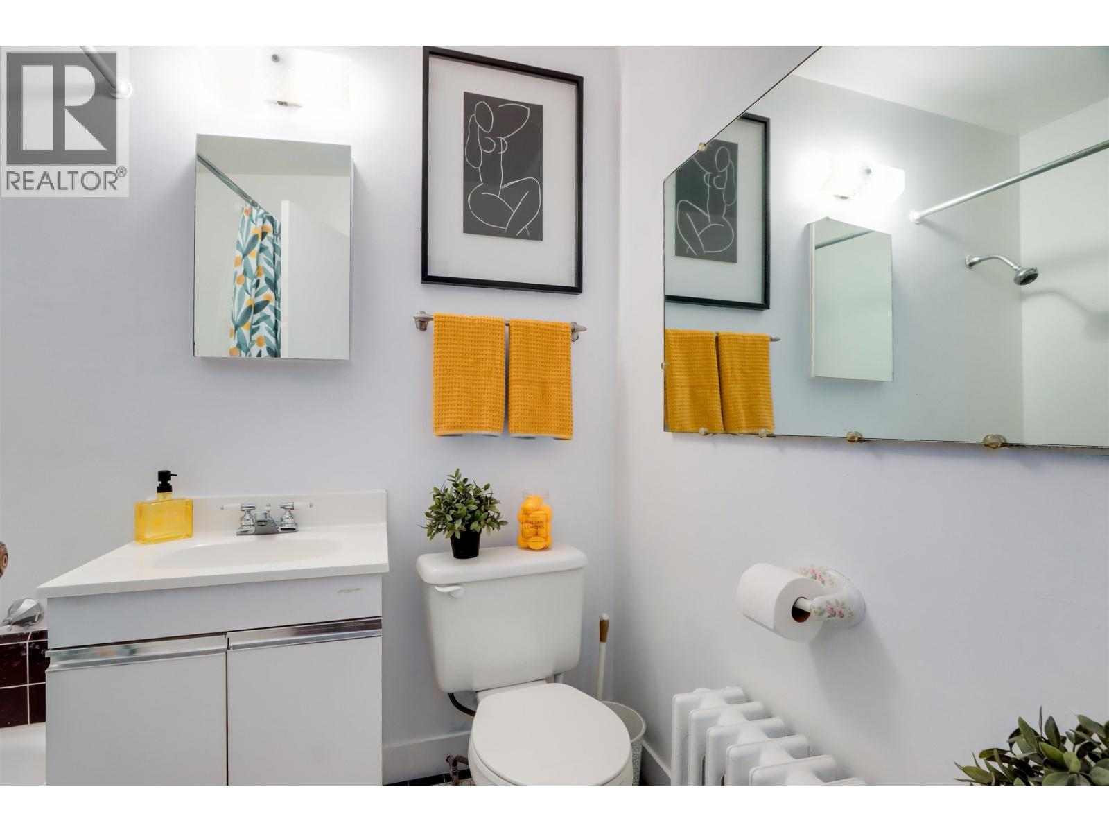Photo 20 of 303 1565 Burnaby Street, Vancouver BC