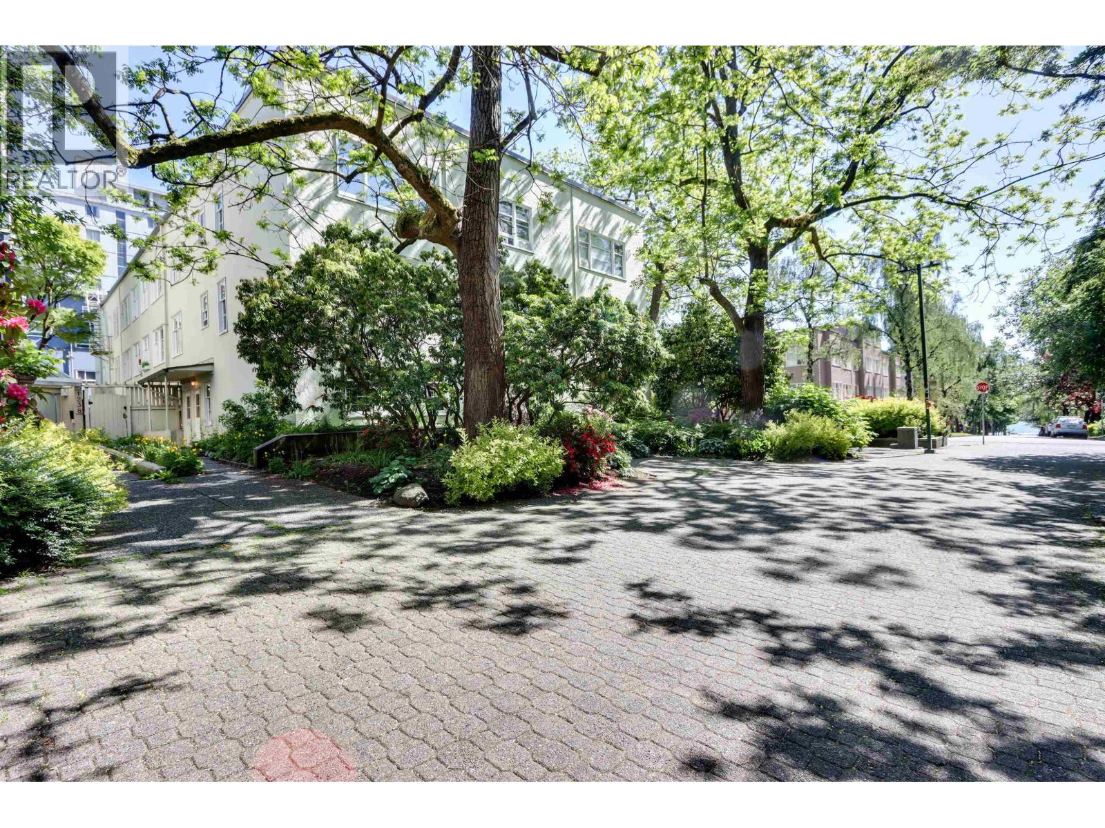 Photo 23 of 303 1565 Burnaby Street, Vancouver BC