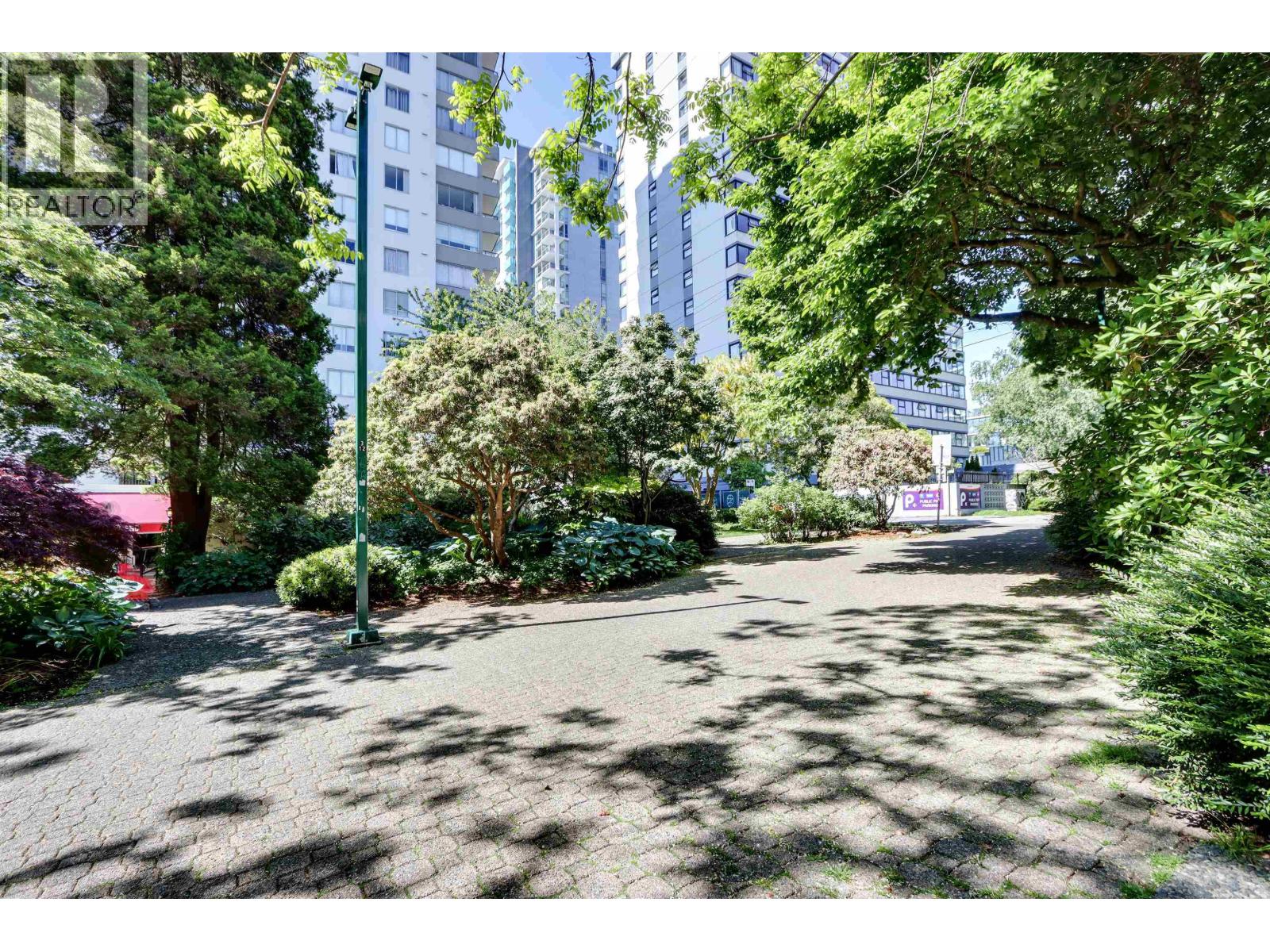 Photo 24 of 303 1565 Burnaby Street, Vancouver BC