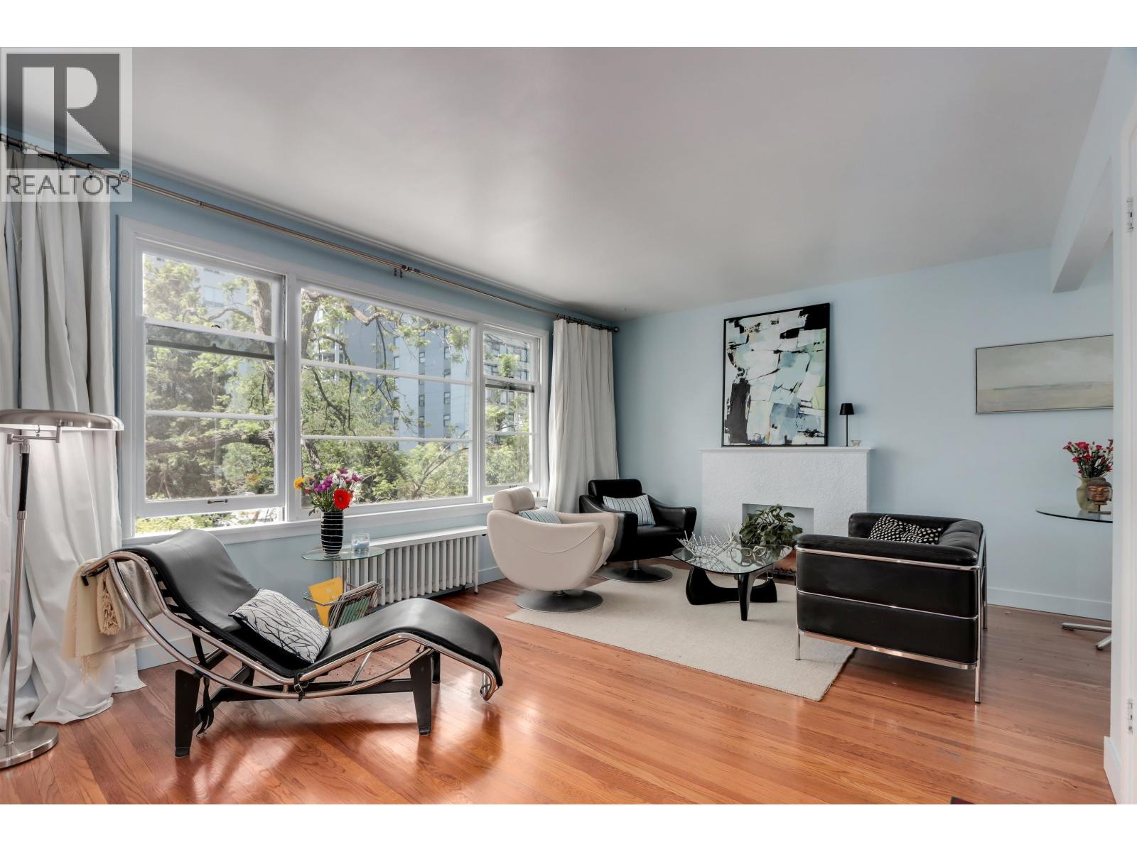 Photo 3 of 303 1565 Burnaby Street, Vancouver BC