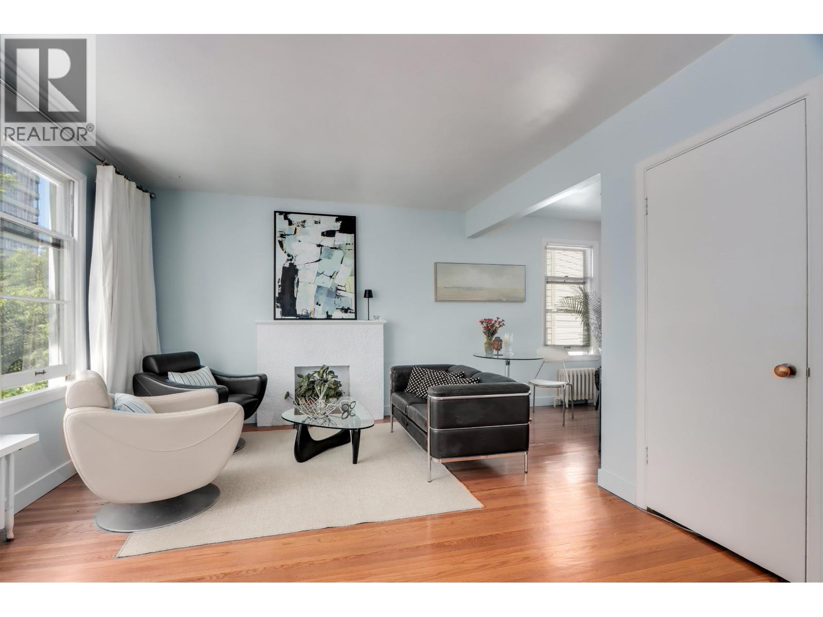 Photo 5 of 303 1565 Burnaby Street, Vancouver BC