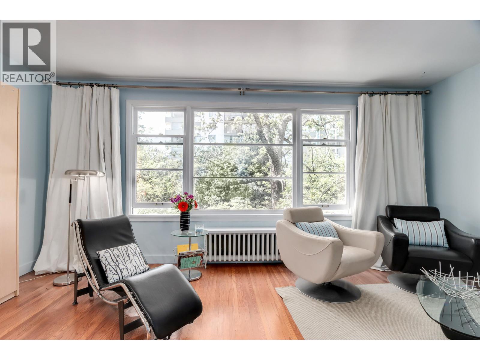 Photo 6 of 303 1565 Burnaby Street, Vancouver BC