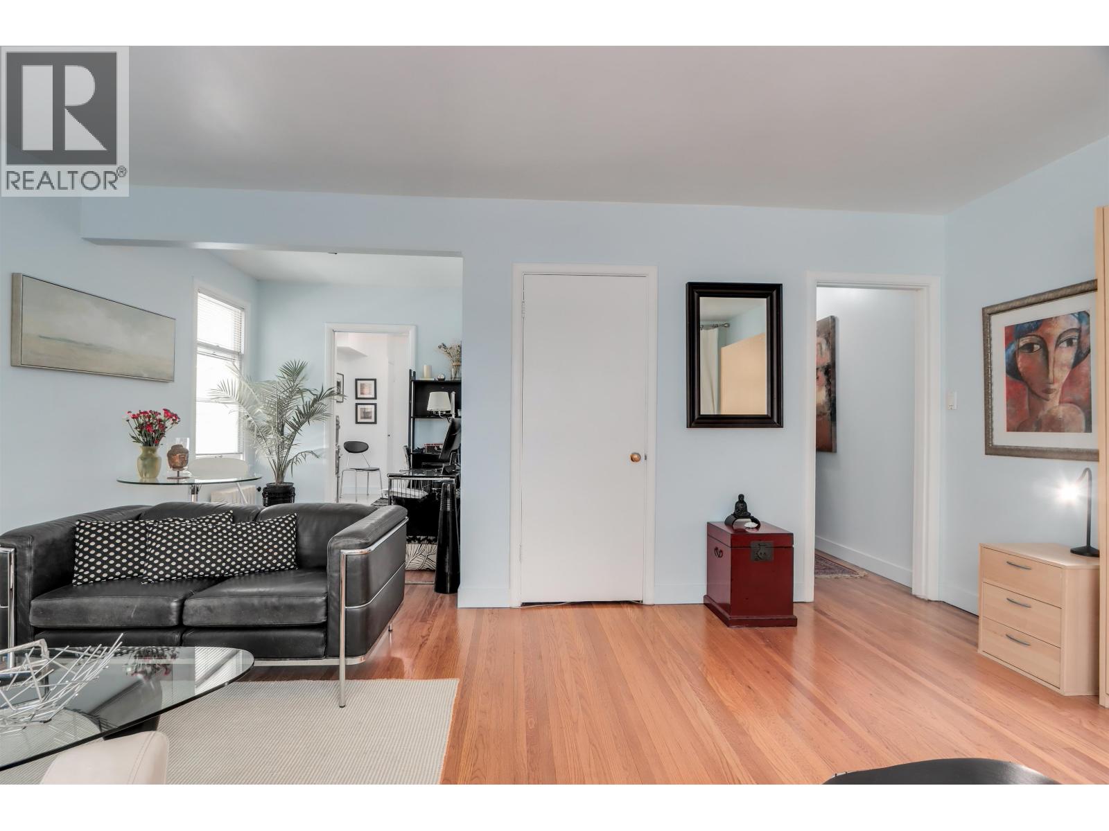 Photo 7 of 303 1565 Burnaby Street, Vancouver BC