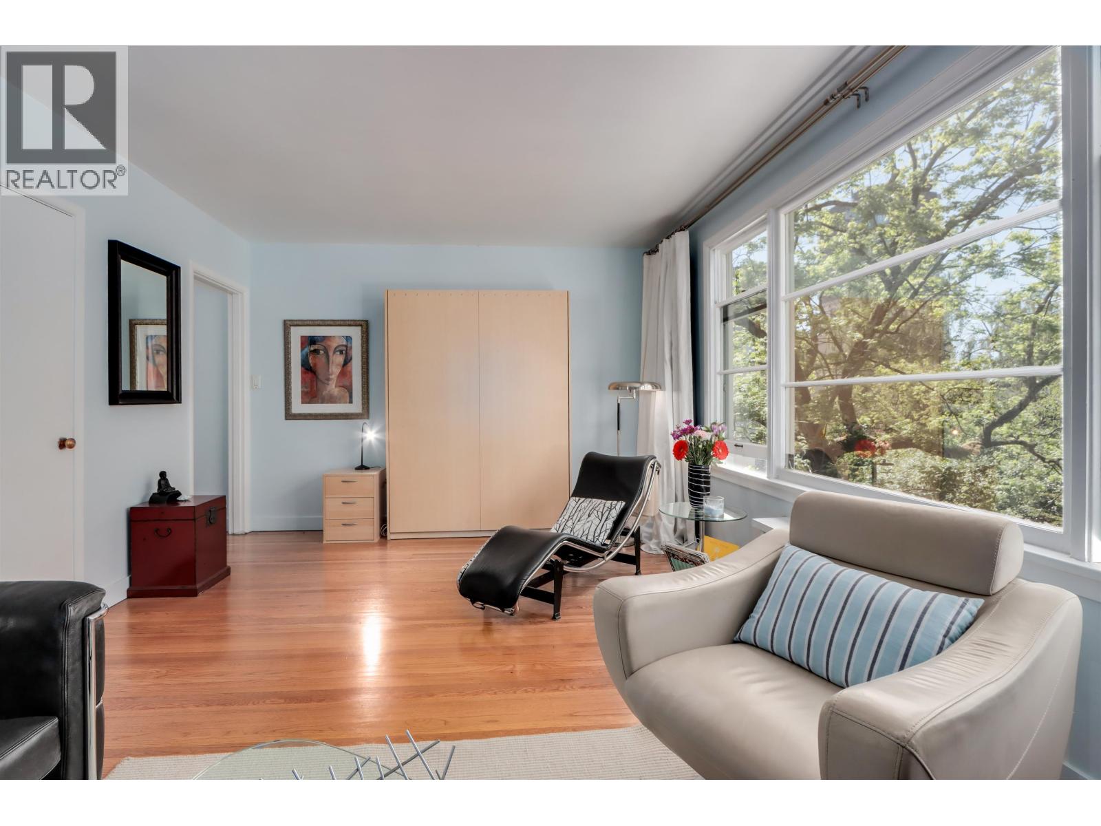 Photo 9 of 303 1565 Burnaby Street, Vancouver BC