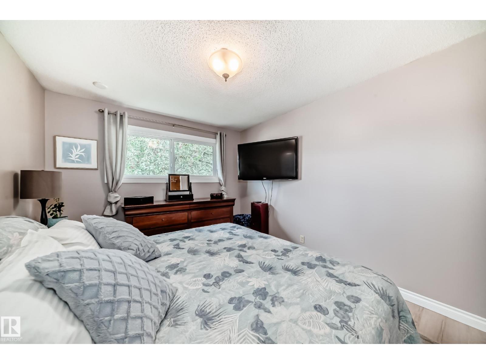 Photo 23 of 9608 169 St Nw, Edmonton AB