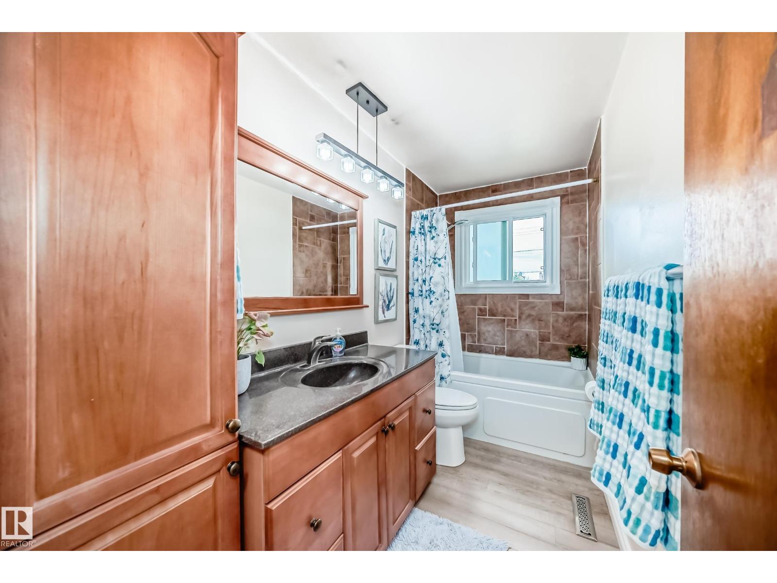 Photo 26 of 9608 169 St Nw, Edmonton AB