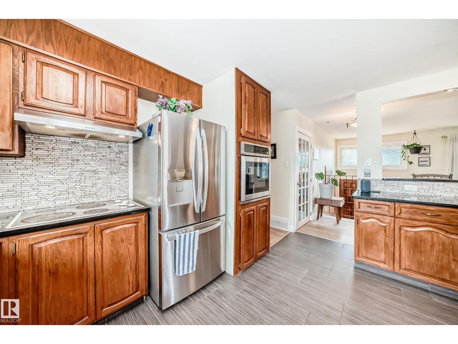 Photo 10 of 9608 169 St Nw, Edmonton AB