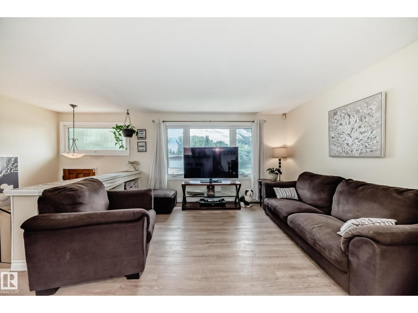 Photo 14 of 9608 169 St Nw, Edmonton AB