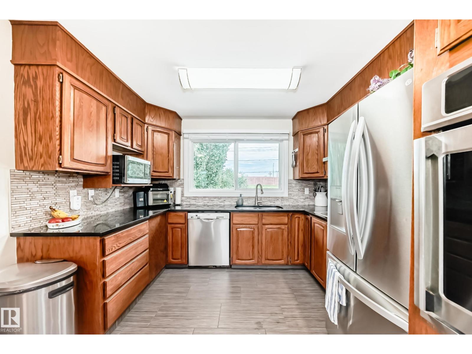 Photo 5 of 9608 169 St Nw, Edmonton AB