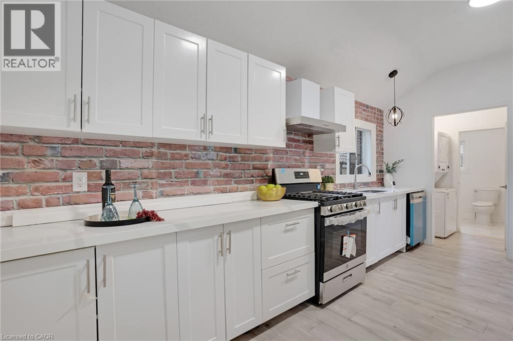 Photo 23 of 32 Niagara Street, Brantford ON