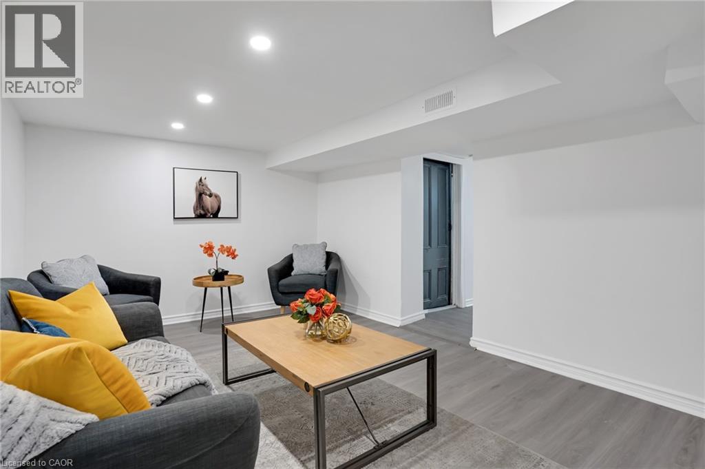 Photo 31 of 32 Niagara Street, Brantford ON