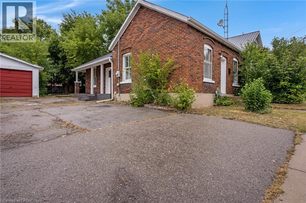Photo 4 of 32 Niagara Street, Brantford ON
