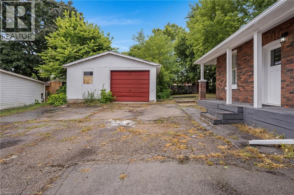 Photo 3 of 32 Niagara Street, Brantford ON