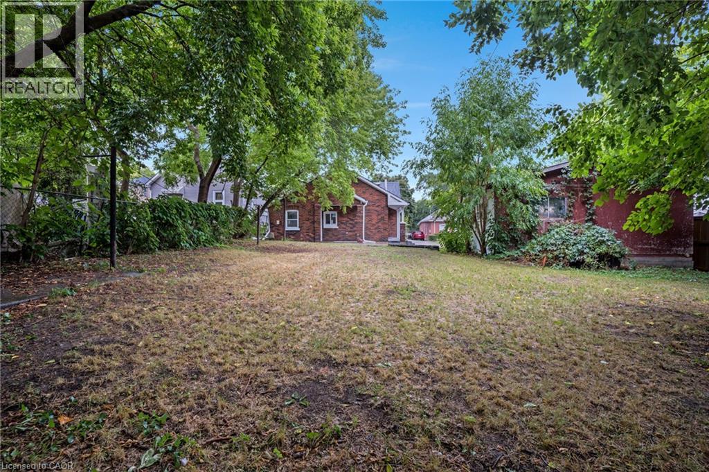 Photo 38 of 32 Niagara Street, Brantford ON